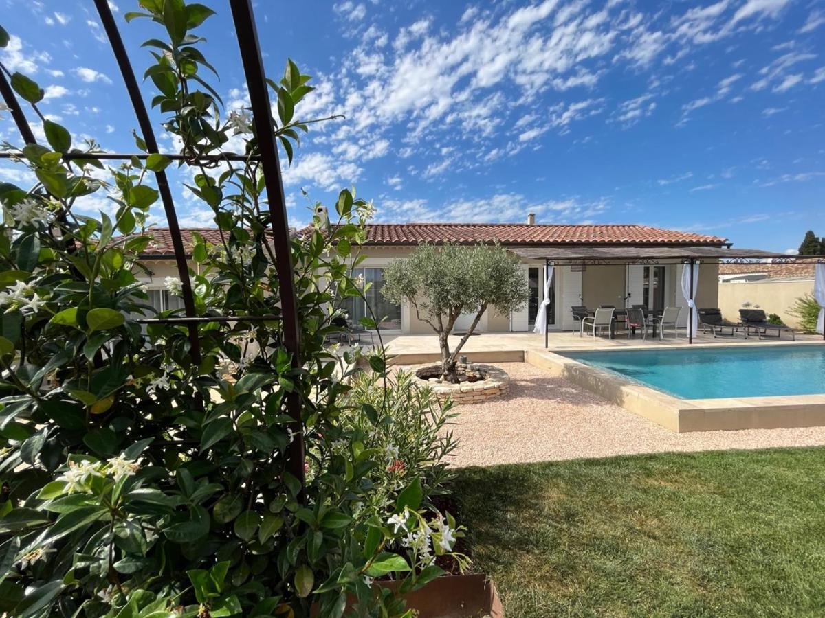 Villa Provencale Avec Piscine Saint-Andiol ภายนอก รูปภาพ